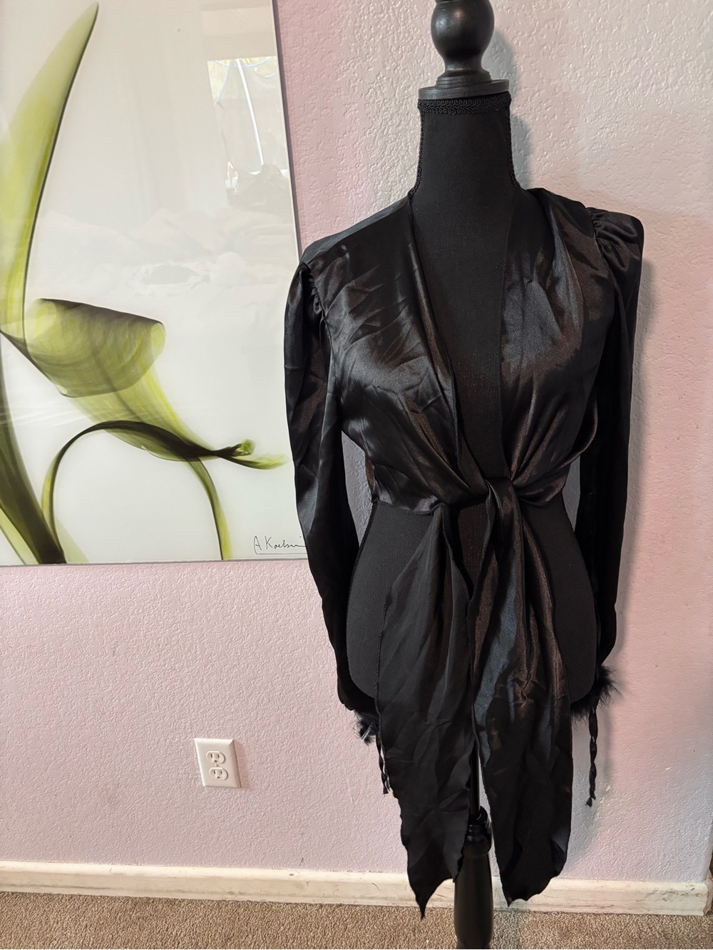 Black crop top shirt size small